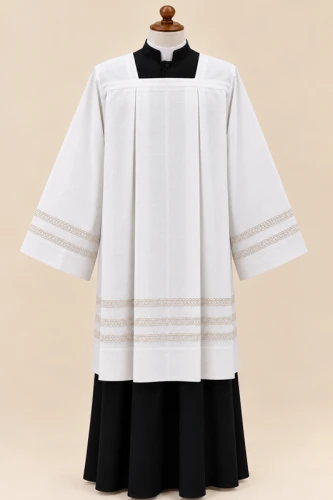 Biała komża z haftowanymi zdobieniami (Copy).png